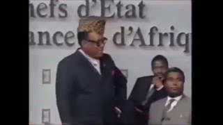 Mobutu ridicule au sommet Franco - africain de Biarritz en 1994