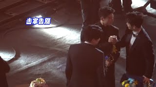 难说再见！国乒三人组相互击掌先后离席，一句话没说却令球迷泪目