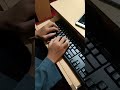 Suara Tangan Mengetik di Keyboard