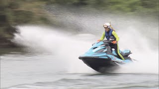 水上バイクを使った迅速な救助が目的　「特殊水難救助隊」がデモンストレーションを披露