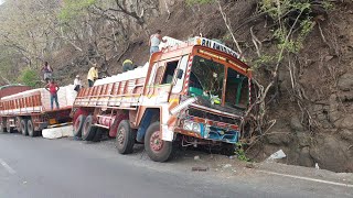 Kannad ghat me Tamilnadu truck Accident