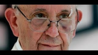 教皇フランシスコ★Papa Francesco 【あ痛～っ😢顔にケガ❕🤕】【警護 Pope's Security のお仕事①】・・でもチョットなごむ光景♥おもしろ動画♥