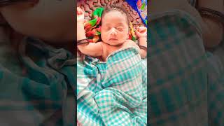 Baby charging pe laga hua h#shortsvideo #youtubeshorts #ytshorts #reels #2023 #@xaxachhua