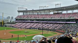 한국시리즈 전 연습경기. 롯데 응원가 부르는 갸팬 낭만⚾️ #기아타이거즈 #롯데자이언츠 #챔피언스필스 #야구