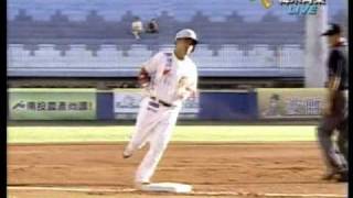 2010.08.07獅牛戰-張泰山三分打點全壘打(本季第13支)