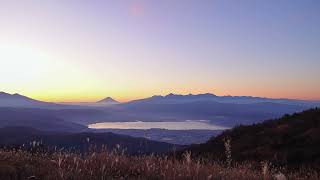 【4kタイムラプス動画】夜明けの高ボッチ高原・諏訪湖と富士山