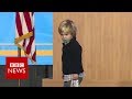 US governor's sleepy son invades stage - BBC News