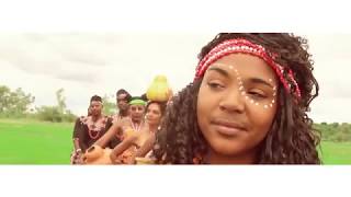 Chicano Family-Ongoma Ya Africa (Official Music Video)