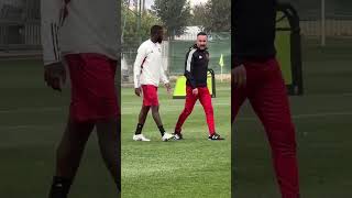 VITOR PEREIRA CHAMA GERSON E ARRASCAETA PARA CONVERSAR INDIVIDUAL!