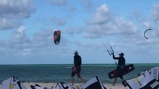 hk Cuba Kitesurfing Music airport Dec 2022 kbhof