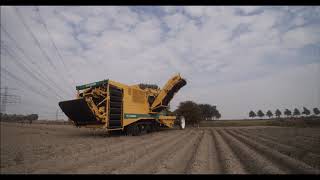 aardappel rooien met de nieuwe Ploeger ar-4bx van Bakker Bierum