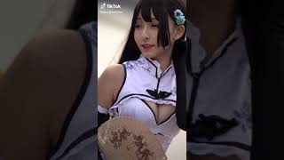 超正……驚人的巨乳。cosplay.follow for more