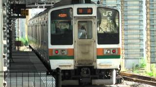 ＪＲ東日本２１１系３０００番台両毛線普通高崎行き小山駅発車