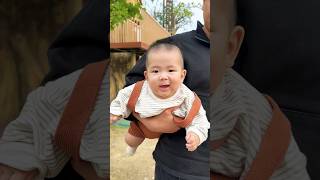 6개월아기ㅣ치명적인 뒷태ㅣ단추야 조금만 힘을 내ㅣ평형감각 발달자세 #baby #shorts