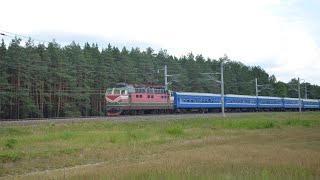 ЧС4т-598 с пассажирским поездом следует по перегону Бобруйск-Мирадино