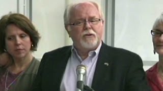 Ron Barber shows support for Obama