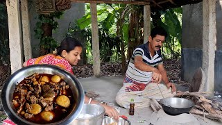 আজ শশুর বৌমা মিলে নতুন একটা পদ্ধতিতে অসাধারণ স্বাদের  দেশি হাসের মাংস রান্না করলাম