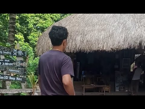 Rumah Adat Lepo Lorun Sikka Maumere - YouTube