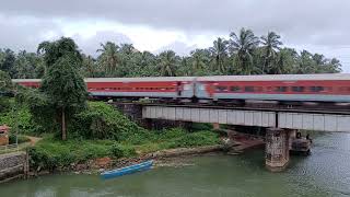 16346 TVC-LLT Netravati Express crossing at 110 km/hrs