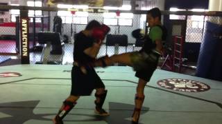 Kru Yod muay thai boxing light sparring