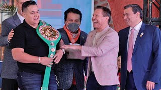 JULO CESAR CHAVEZ SR HONORS EDDY REYNOSO WITH WBC BELT FOR CANELO TEAM WINS & TRAINER OF THE YEAR