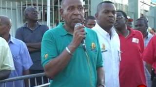 PM stages walkabout in san juan-barataria.flv