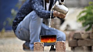 क्या होगा अगर आप उबलते मोम मे पानी डाल दे - 1000 degree hot wax vs water experiment