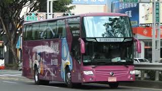 義大客運 梅賽德斯-賓士(Mercedes-Benz)遊覽車，車牌 KAA-8702