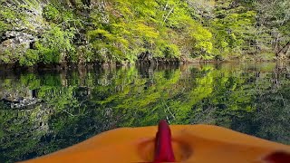 【四万ブルー】早朝の四万湖・鏡のような水面をカヤックで行く