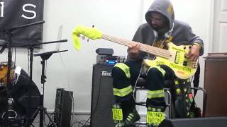 MONONEON - bass solo