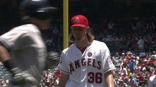 NYY@LAA: Weaver escapes jam by inducing a double play