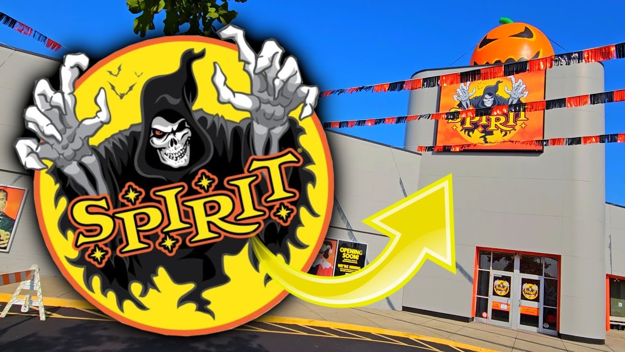 ARRIVING AT SPIRIT HALLOWEEN FLAGSHIP GRAND OPENING STORE !! - YouTube