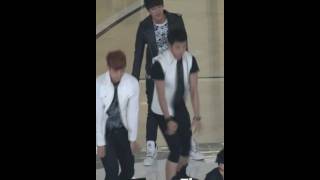 [FANCAM] 100622 2PM Seoul CF Recording Wooyoung Focus