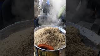 Most Famous Peshawari Zaiqa Chawal 🤩 | Roadside Amazing Golden Beef Pulao Mountain | #ytshorts