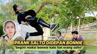 REAKSI BONNIE LIAT ORANG SALTO DITEMPAT UMUM | Aksi Salto Akbar Hasri