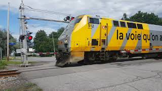 VIA rail train in Vars (150km/h)