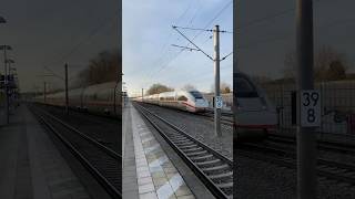 ICE4 13-Teiler Tz9464 ohne DB Keks rast mit 230 km/h als ICE705 nach München in Althegnenberg durch