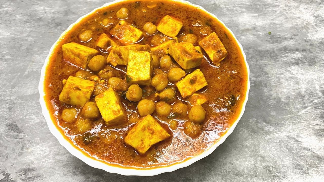 Kabuli Chana Paneer Curry | Chole Paneer Masala Curry | Chole Recipes ...