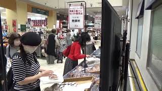 10月5日～7日 西武東戸塚S.Cで「国産小麦パン啓蒙販売会」を行いました。10時オープンと同時に駆け寄っていただくお客様に、全９店が日替わり出店し連日完売、「未来を変えるパンの絵」も展示しました。