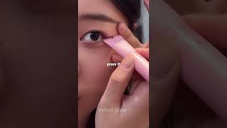 👁️ The Eyeliner Hack That Changed Her Life Makeup Artist Secret!