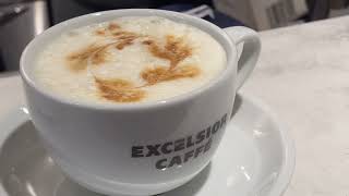 エクセルシオールカフェ 吉祥寺南口駅前店 （EXCELSIOR CAFFE）【ソイラテ・・・時間のある限りラテアート書いてもらえます】