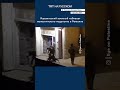 Момент как израильский военный издевается над палестинским подростком