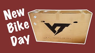 New Bike Day! YT Izzo Launch Edition | Unboxing, build and first "crash"