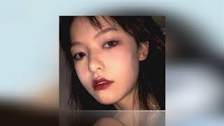 00后小妹妹上课被罚站火了！ 化妆后长相却一言难尽