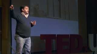 Las pirámides como forma de organización social: Santiago Hernández at TEDxUBA