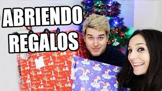 ABRIENDO REGALOS DE NAVIDAD