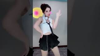 美女加一开心跳动感舞蹈伴《넘버나인》接着碰到了什么？表情好可爱