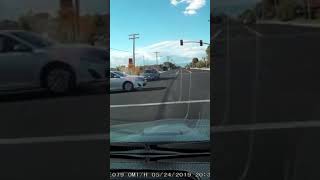 Redlight runner almost causes a fatal accident #crash #dashcam #dashcamvideo #drivingfails #car
