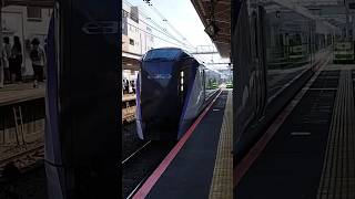 [急停車する瞬間！？・ジョイント音]E353系 S109編成 S202編成 特急あずさ3号松本行・富士回遊3号河口湖行が豊田駅2番線を通過中に、緊急停車するシーン