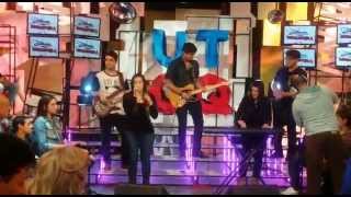 Alumnos de TAMABA tocando en el programa UTCQ